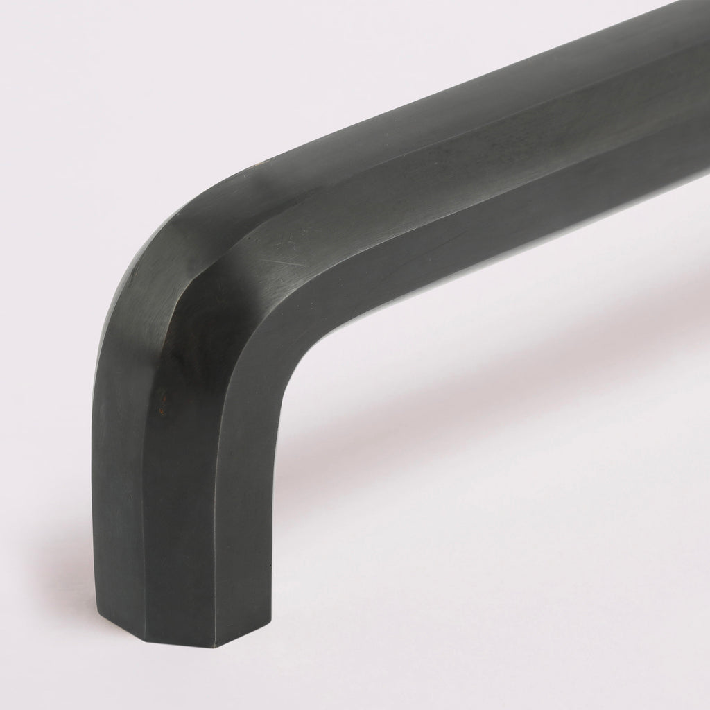 Henley Handle - Scorched Black:Hepburn Hardware