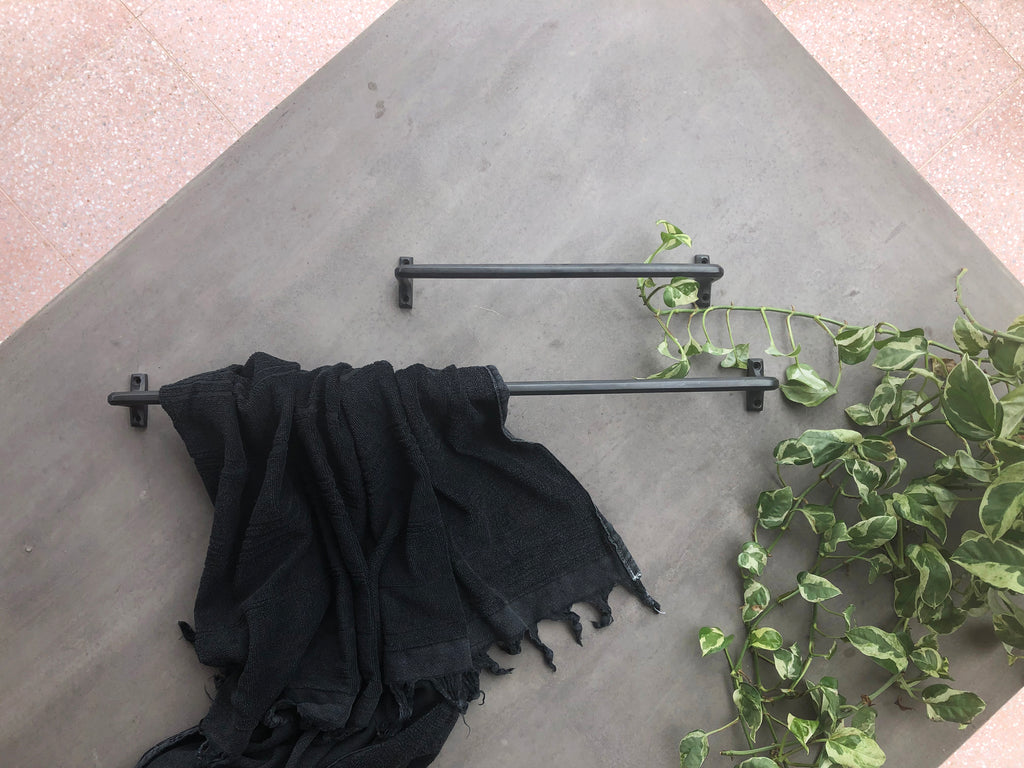 Henley 300mm Rail - Scorched Black:Hepburn Hardware