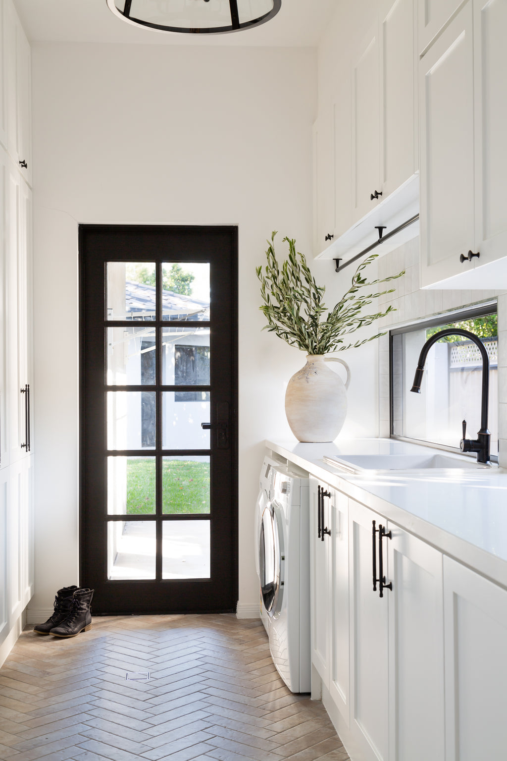 Kew Handle -Scorched Black:Hepburn Hardware