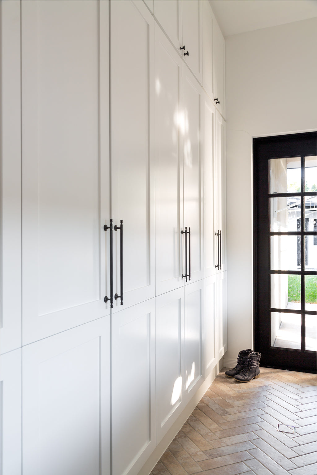 Kew Appliance Pull - Scorched Black:Hepburn Hardware